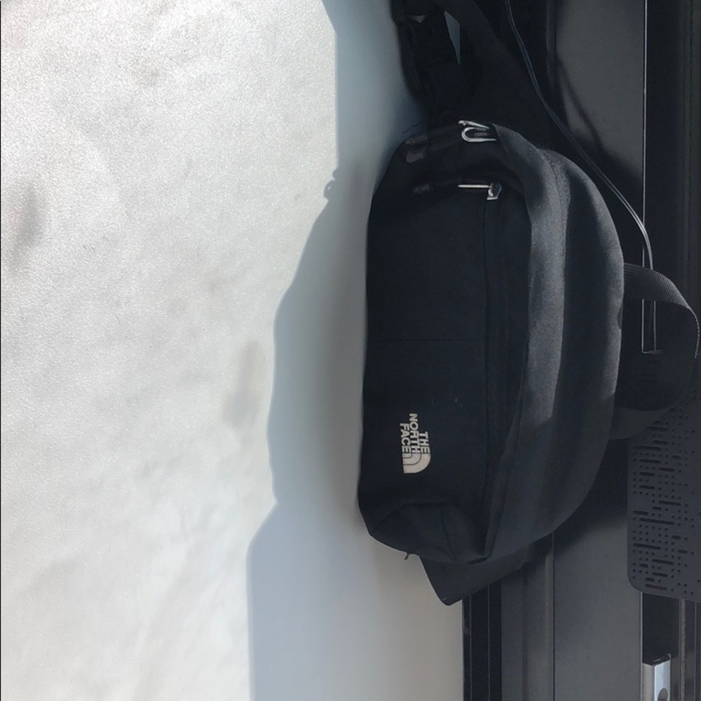 Use men’s fanny pack